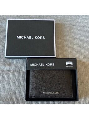 NWT Michael Kors Men’s Jet Set Leather MK Logo Print Wallet Brown Black